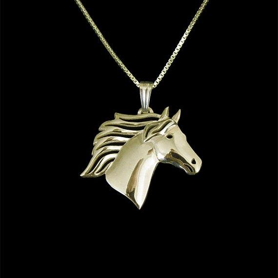 Pendentif Tête De Cheval En Or 18 Carats - Poids 3,23 Grammes - Avec Pierre Verte - Occasion