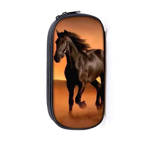 TROUSSE CHEVAL NOIR DANS LE DÉSERT
