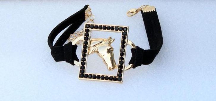 Bracelet Breloque équestre Plaqué Or - Ari D Norman - Alliage Métal Et émail