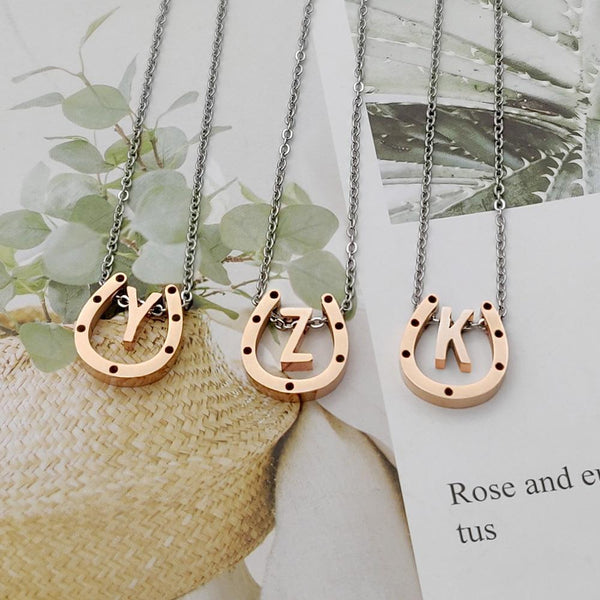 JERWLI Collier de cowboy avec fer à cheval porte-bonheur en